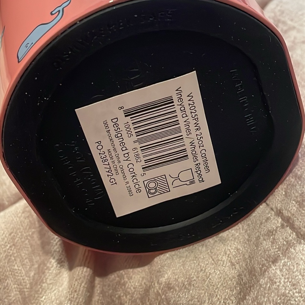 Vineyard Vines x Corkcicle Tumbler 25oz Canteen Pink with Blue Whales New - Picture 8 of 10
